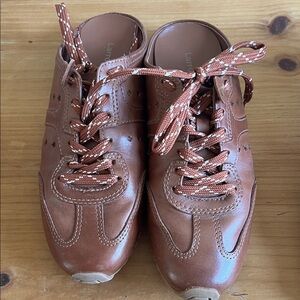 Larroude Brown Sneakers